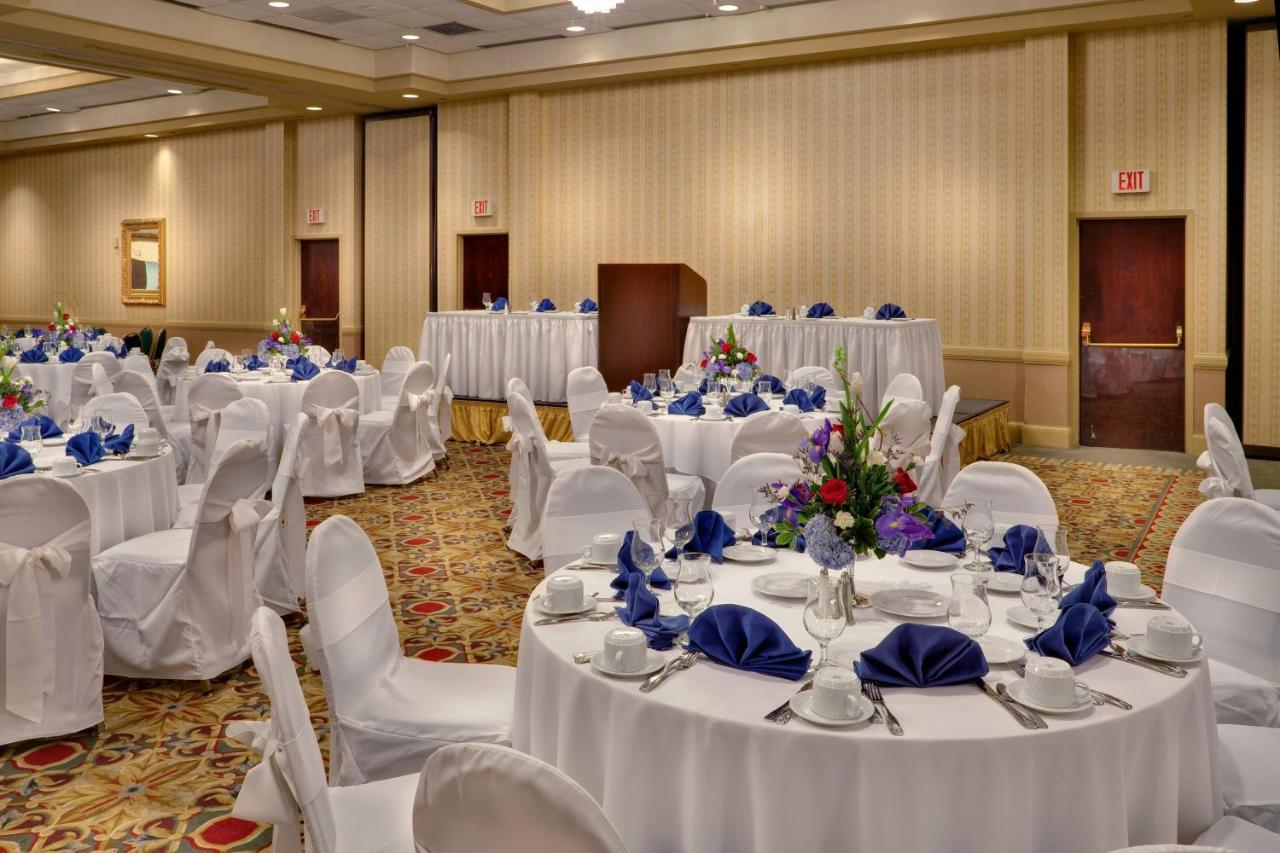 Holiday Inn Bridgeport-Trumbull-Fairfield, An Ihg Hotel Exterior photo